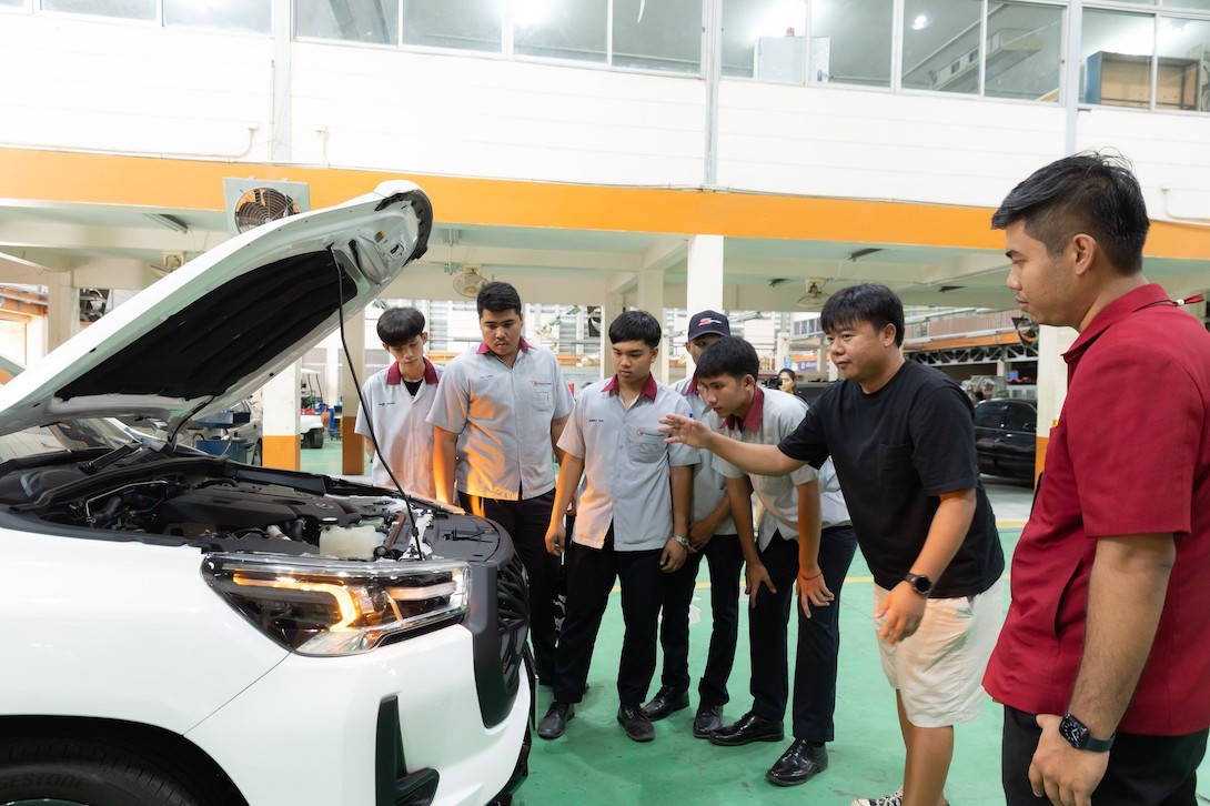 อาชีวะ_ท้า_แต่ง_แซต