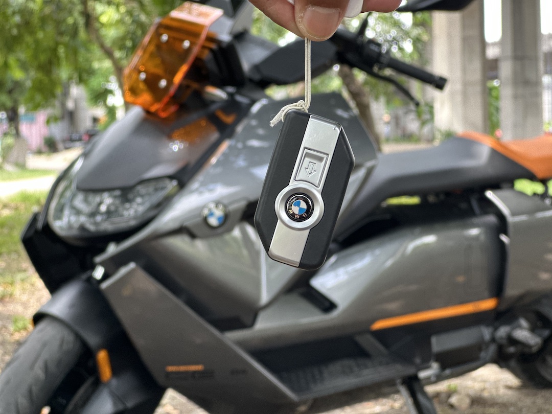 bmw_motorrad_ce_04