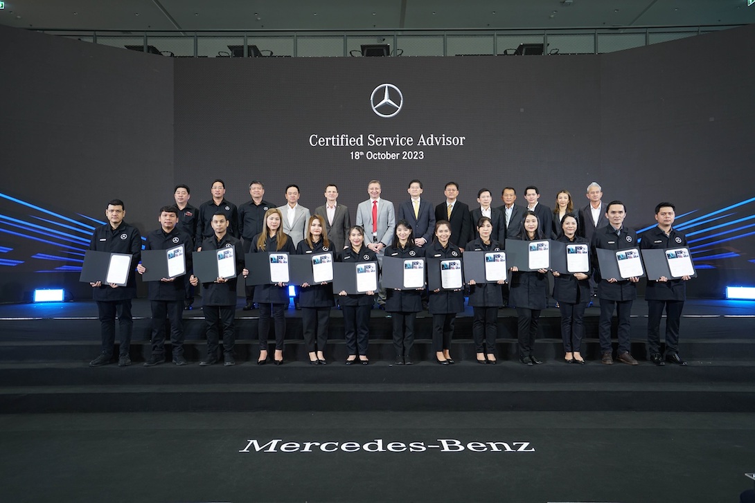 Mercedes_Benz_Graduation_Day
