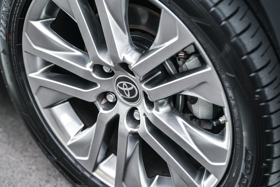 โตโยต้า อินโนวา ซีนิกซ์