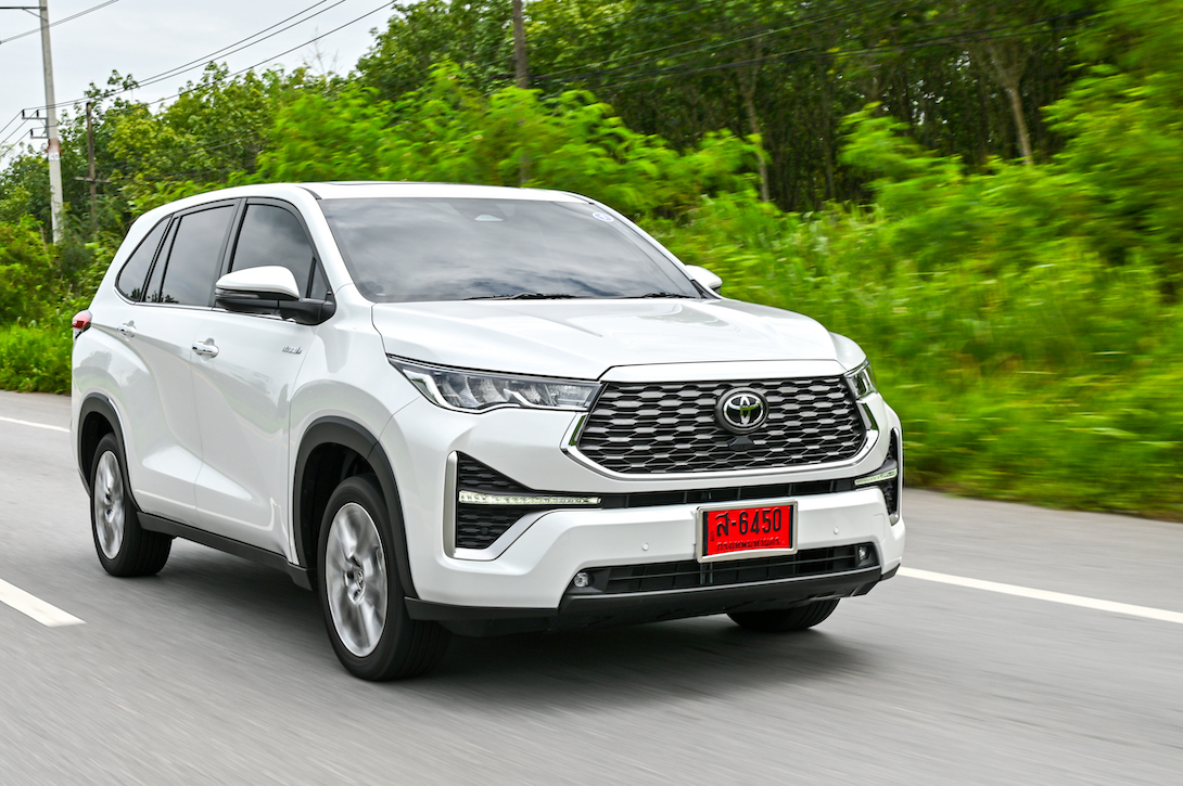 โตโยต้า อินโนวา ซีนิกซ์