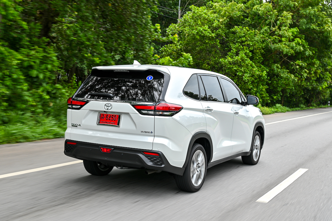 โตโยต้า อินโนวา ซีนิกซ์