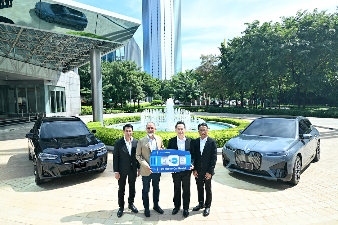 BMW_7_Series_Handover_to_Kimpton_Maa_Lai