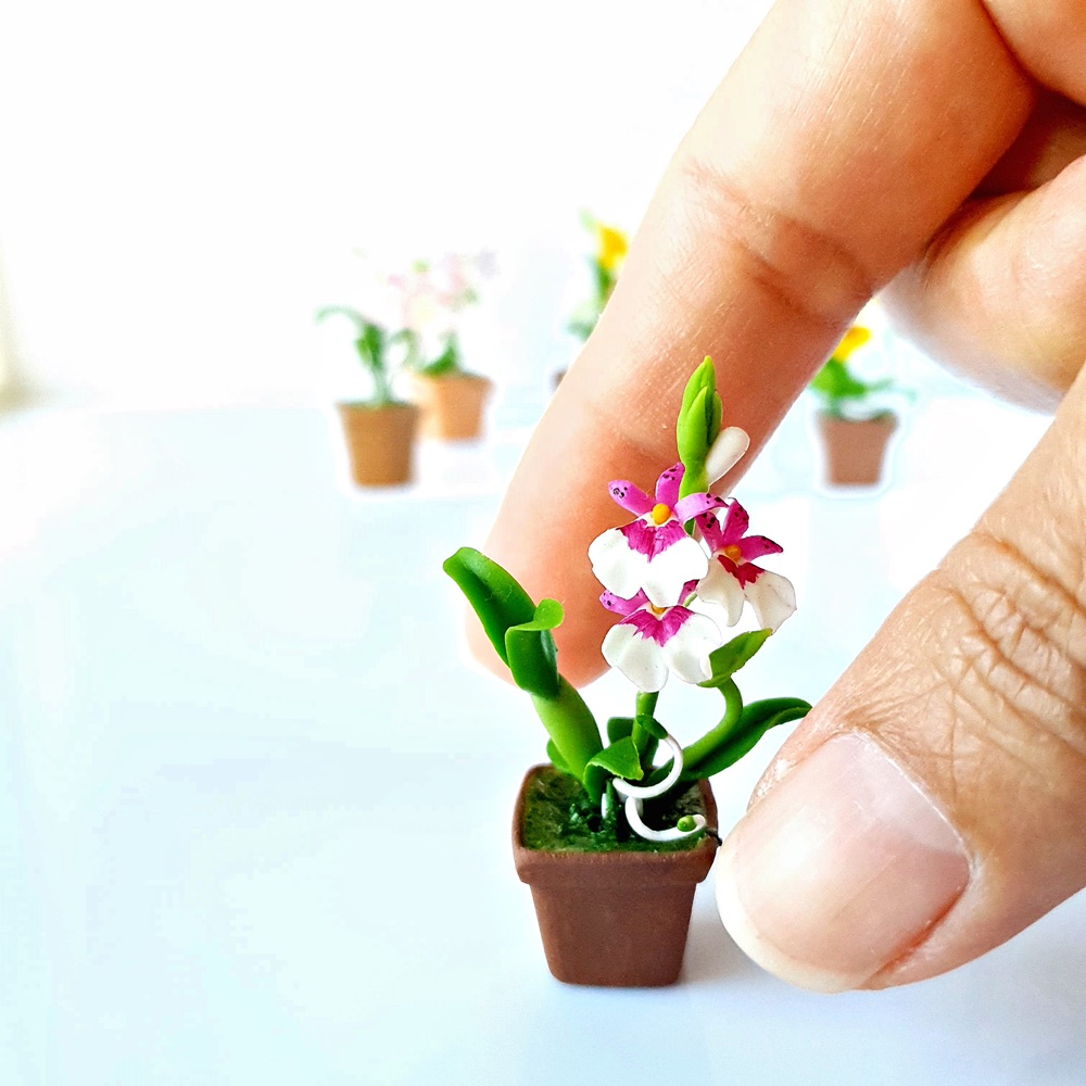 Handmade Miniatures Orchid Flowers Pot Dollhouse Garden Decoration