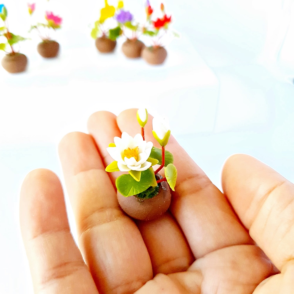 Handmade Miniatures White Lotus Flowers Pot Dollhouse Garden Decoration