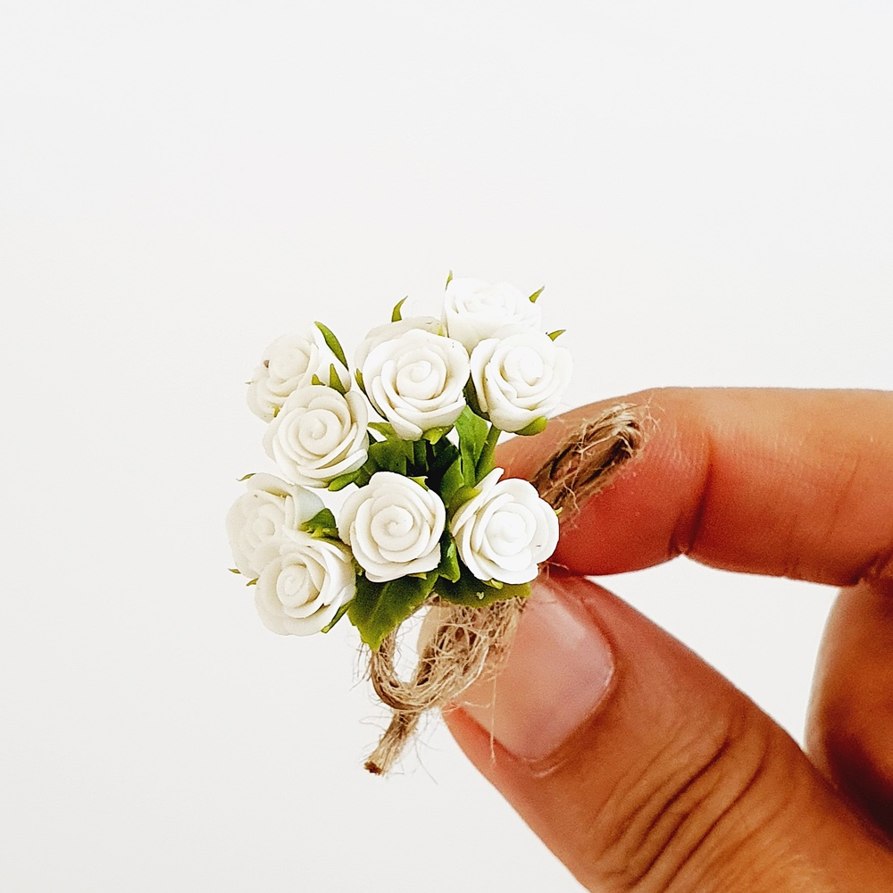 Dollhouse Miniatures White Rose Flowers Bouquet Floral Fairy Garden Supply Decoration