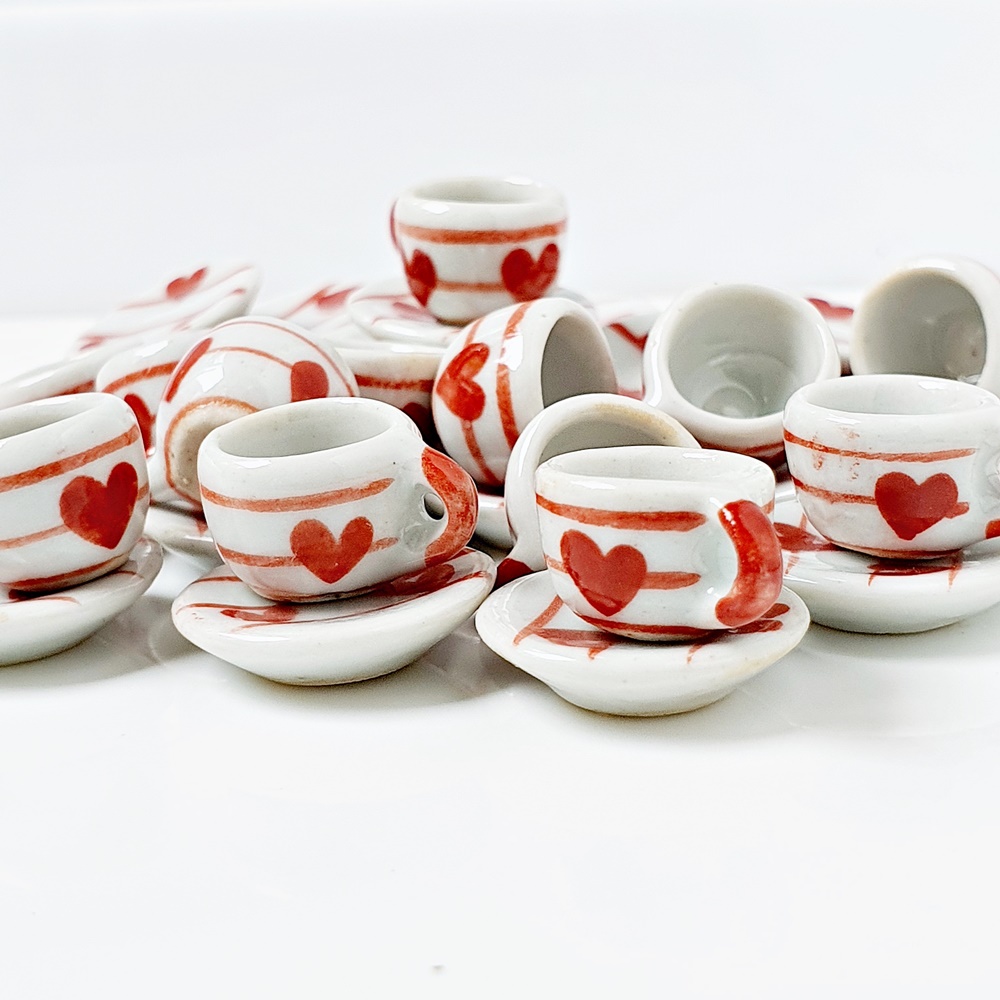 Ceramic Coffee Tea Cups Saucers Red Heart Hand painted  x5 Set