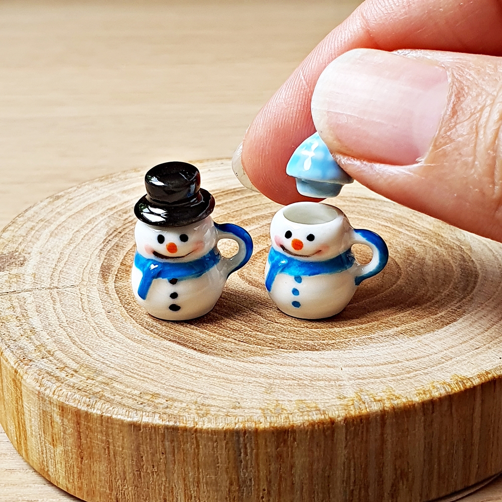 Dollhouse Miniature NEW 2 Snowman Ceramic Cup Mug Christmas Supply Charms 15532 