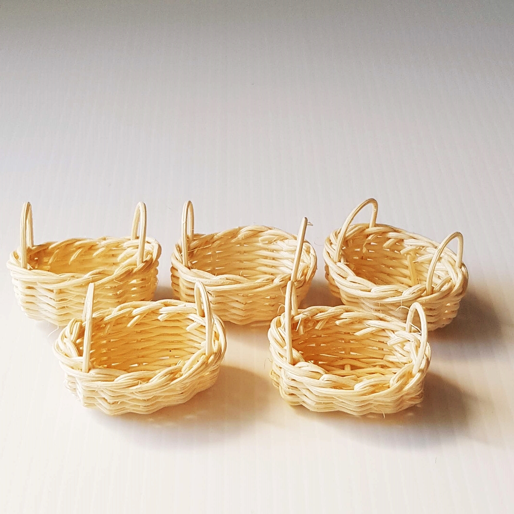 Dollhouse Miniatures Oval Wicker Basket Set 5