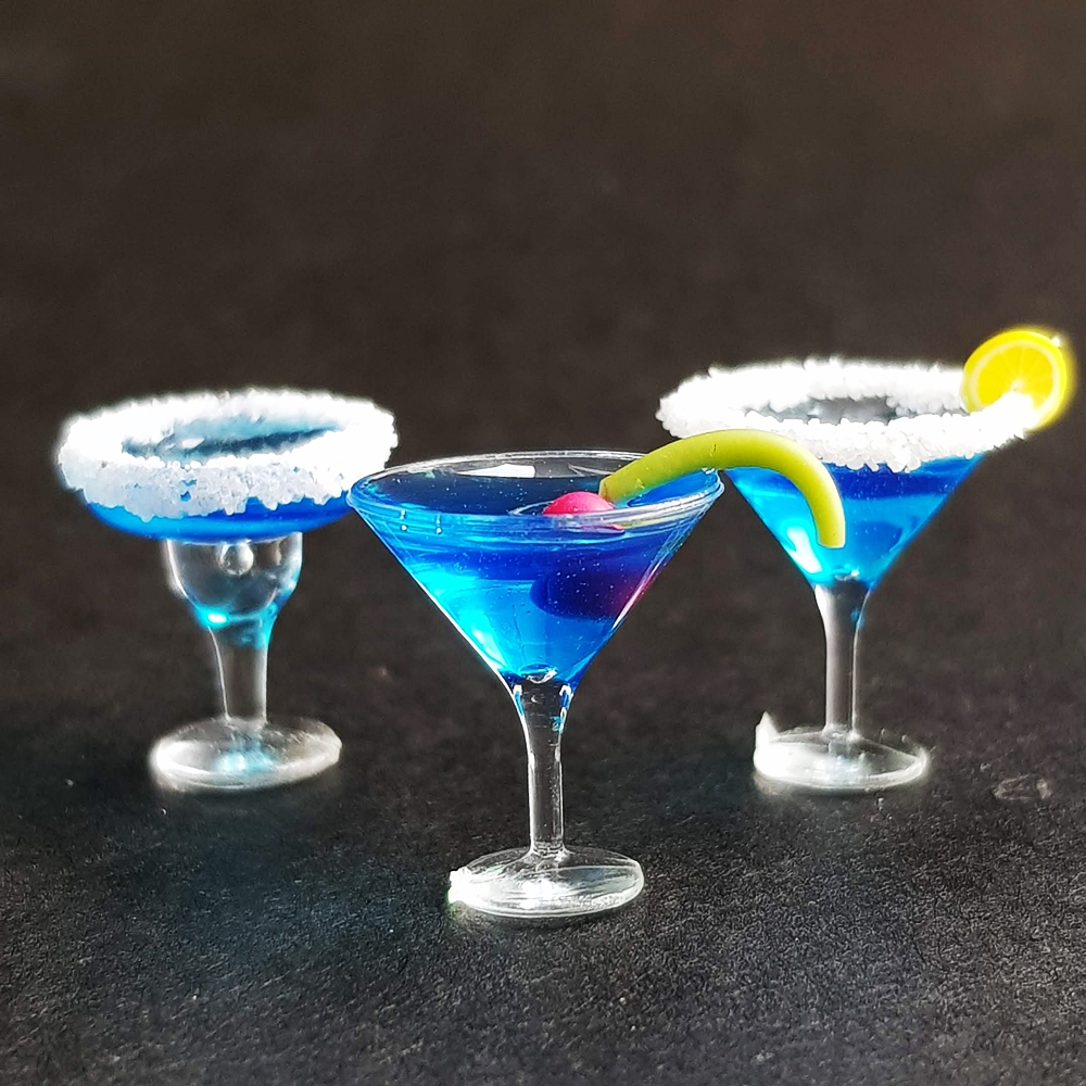 Dollhouse Miniatures Drink Beverage Blue Hawaii Cocktail Wine Champagne Cup Set