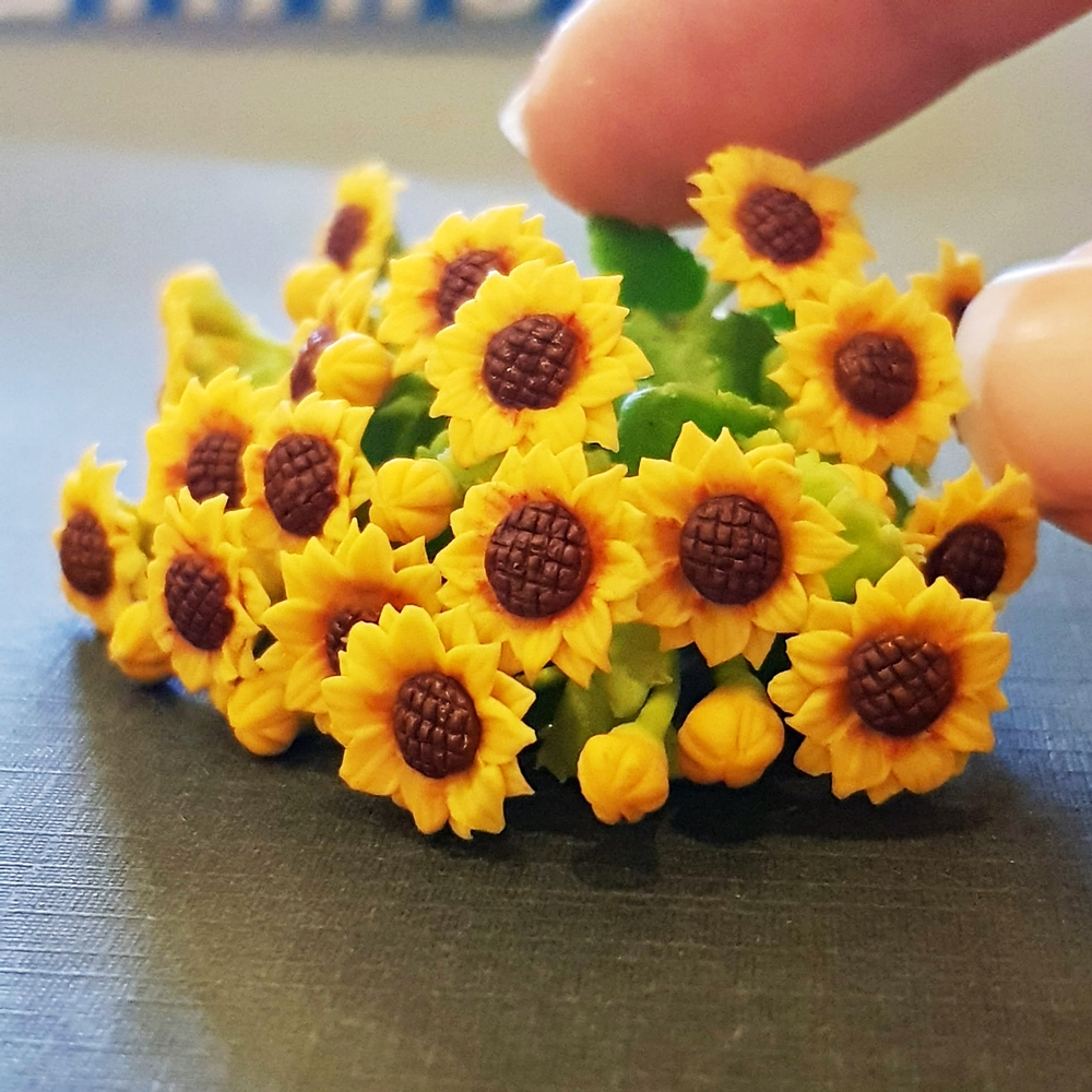 Details about   Miniature Dollhouse 3 Bunches Yellow Sunflower Flowers Clay Handmade Flower Gift