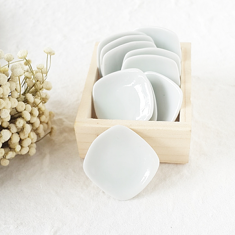 10 x 2 cm. Ceramic White Square Plates Dish for Dollhouse Miniature Wholesale Price