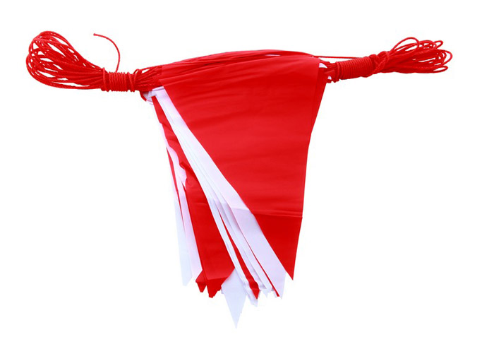 ธงราวขาว – แดง ยาว 18 เมตร