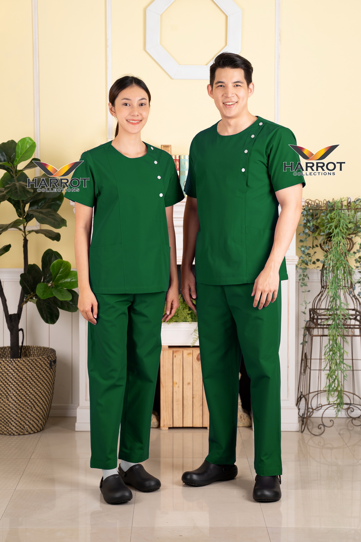 เสื้อสครับ ชุดพยาบาล คอกลม สีเขียวเข้ม (เสื้อ+กางเกง) (HPG0164)