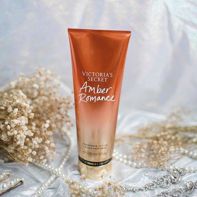 Victoria’s Secret Fragrance Lotion โลชั่นหอมบำรุงผิว กลิ่น Amber Romance 236ml