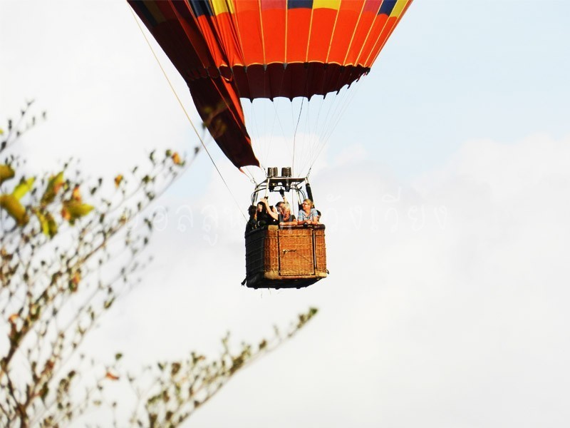 บอลลูน ที่ วังเวียง ประเทศลาว