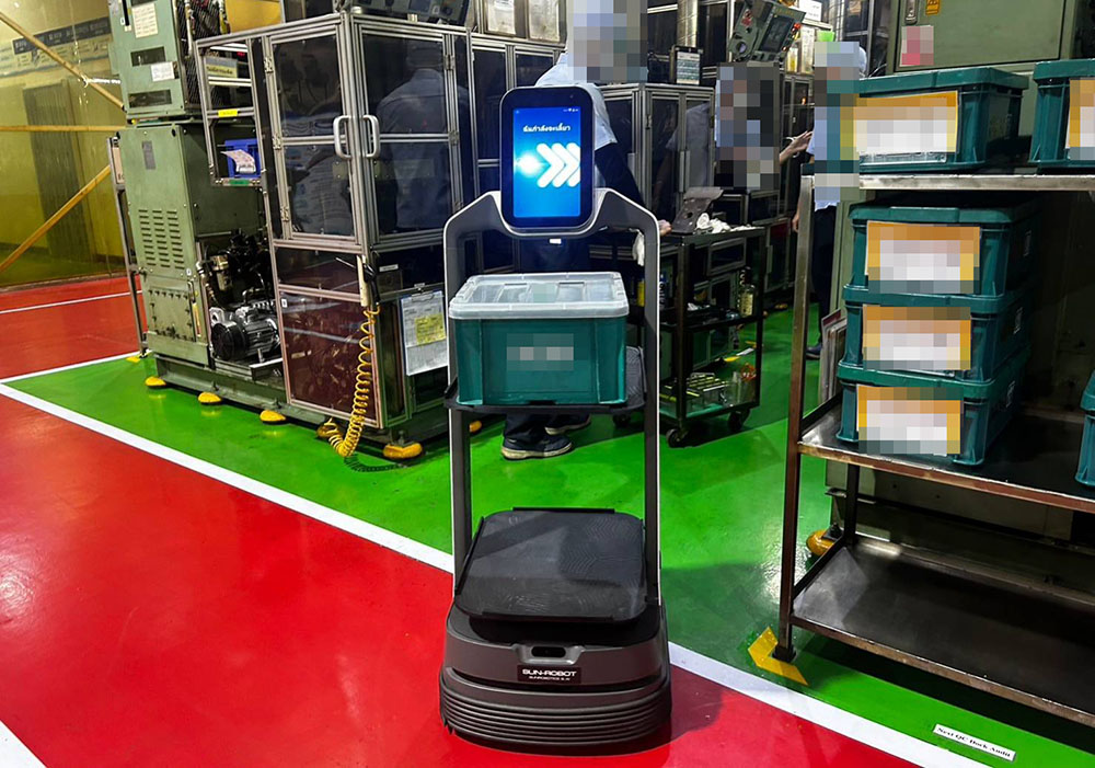 หุ่นยนต์ส่งของในโรงงาน