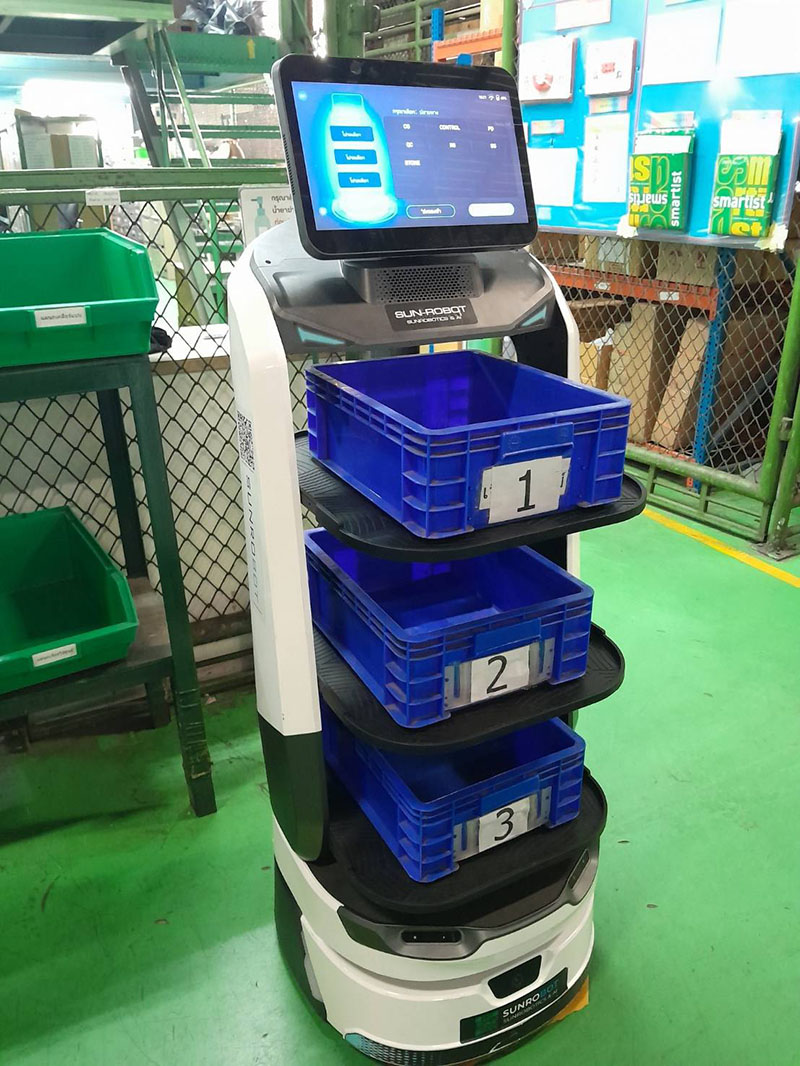 หุ่นยนต์ส่งของในโรงงาน