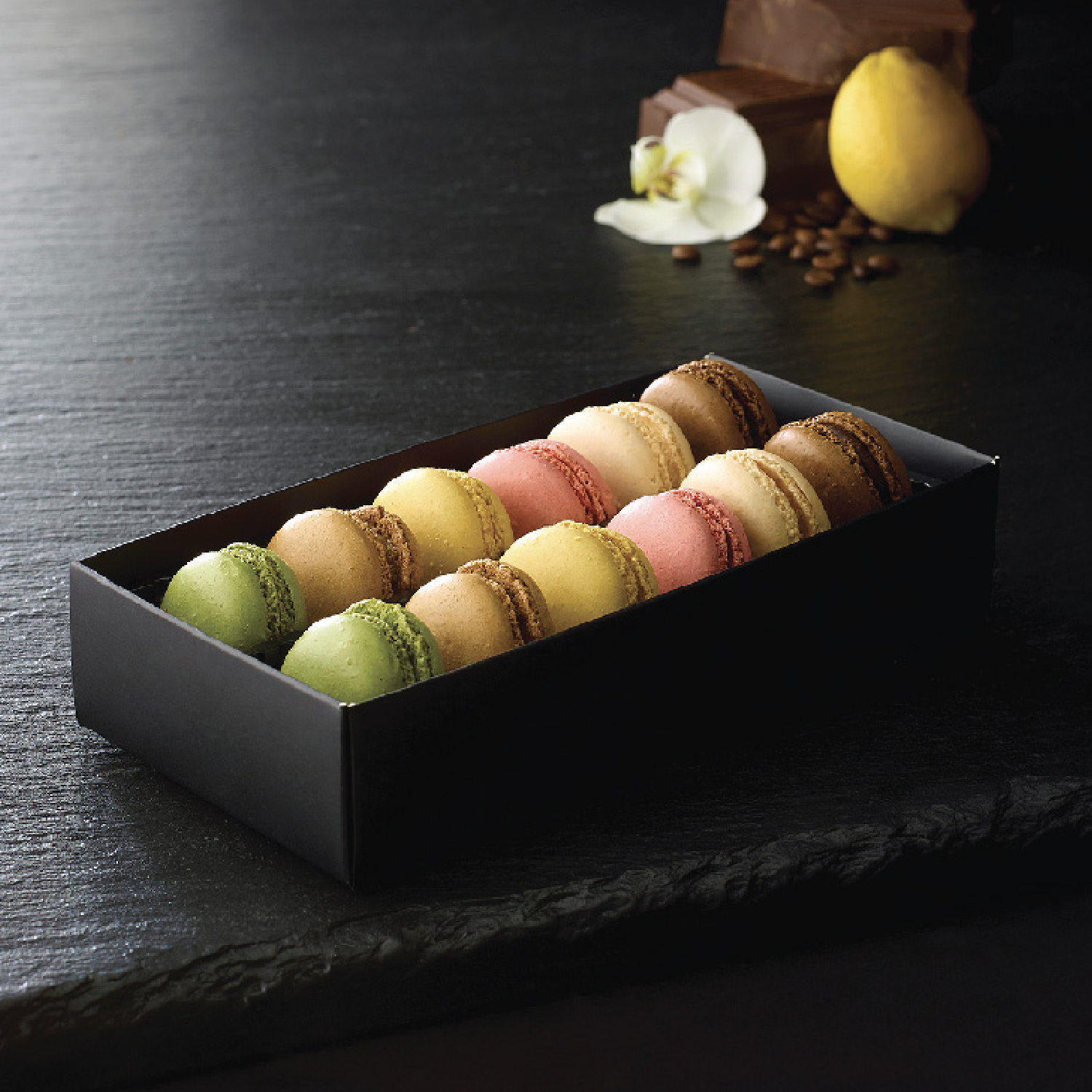 Mini Macarons (box) - paulthailand