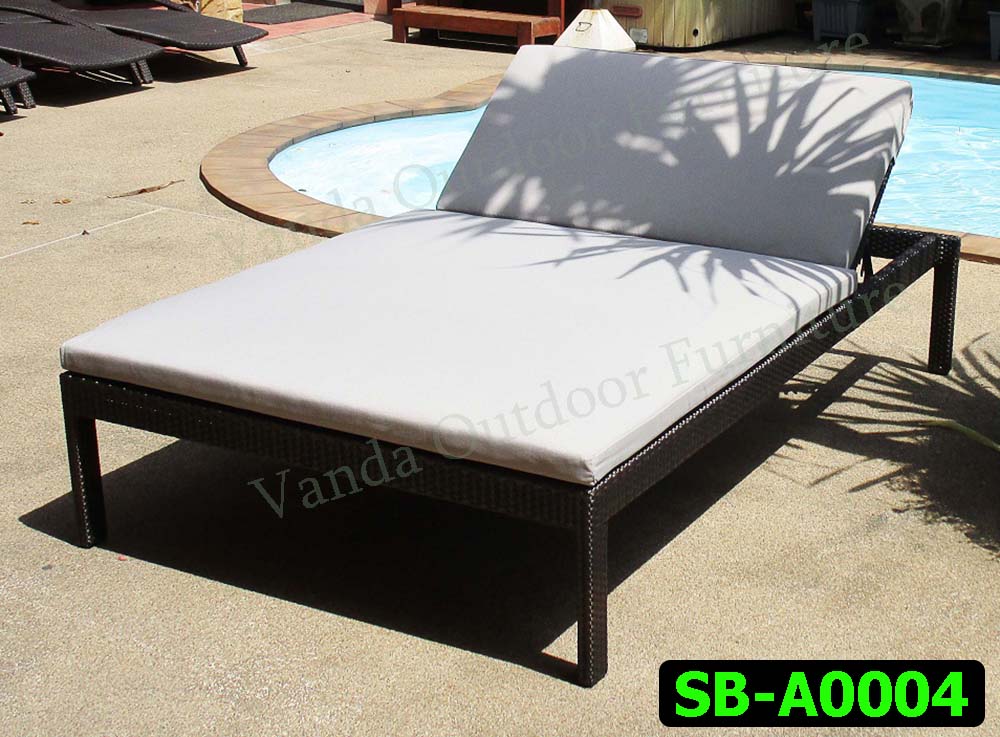Rattan Sun Lounger/Bed Product code SB-A0004