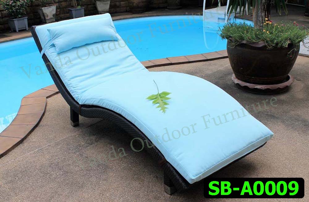 Rattan Sun Lounger/Bed Product code SB-A0009