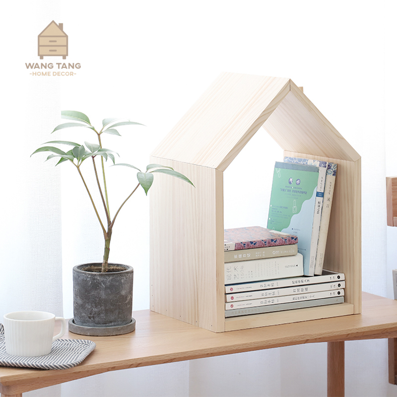 กล่องใส่หนังสือ ตู้ใส่หนังสือวางตั้งโต๊ะรูปทรงบ้าน ไม้สน รุ่น OMURA HOME