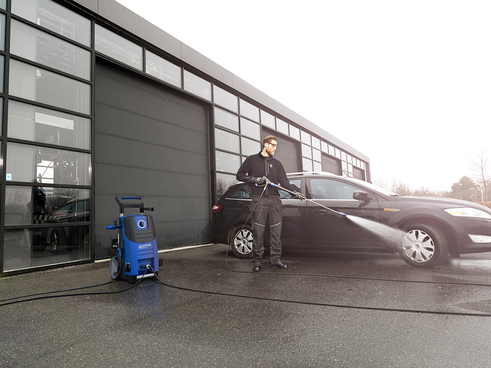 เครื่องฉีดน้ำแรงดัน