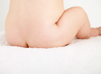 ใช้ลิปบาล์มทาบริเวณที่มีผื่นคัน ผิวเเพ้ง่ายใช้ได้ ลิปบาล์มจะช่วยเเก้ผื่นคัน บริเวณที่มีอาหารเเพ้