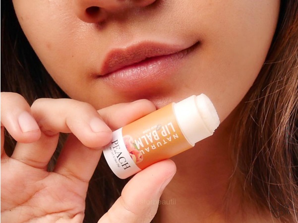 ผิวเเพ้ง่ายใช้ได้ ปลอดภัย ลิปมันที่ให้ความชุ่มชื้นกับริมฝีปากยาวนานถึง6ชั่วโมง