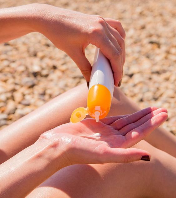 ทาครีมกันเเดดทุกครั้งก่อนออกเเดด ทาครีมกันเเดดสม่ำเสมอก่อนออกแดด