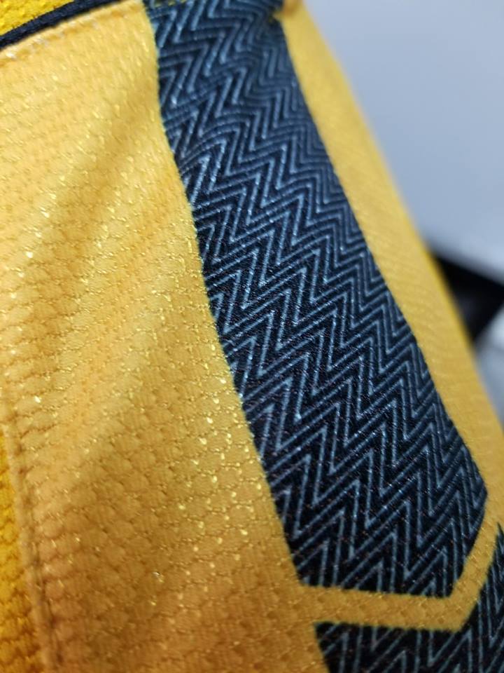 เสื้อฟุตบอล-Warrix-WA1554-สีทอง เหลือง แขน