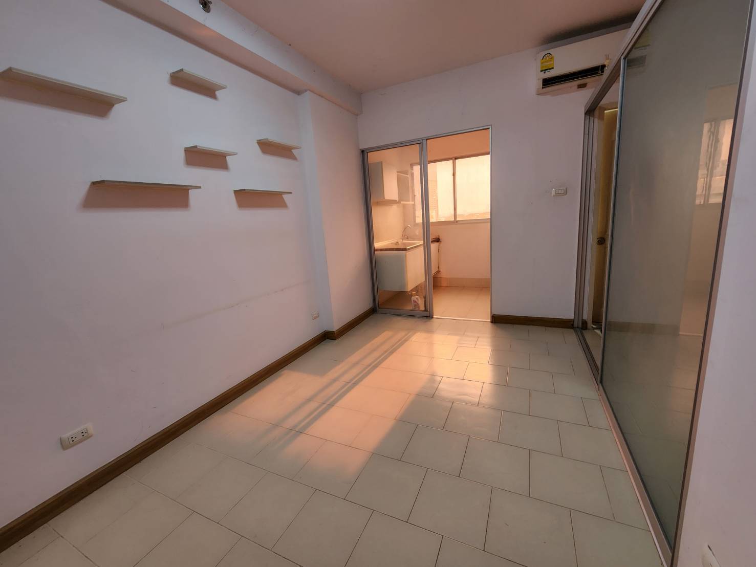 The best price !! Sale City home condo nearly MRT Yellow Line just 5 minute