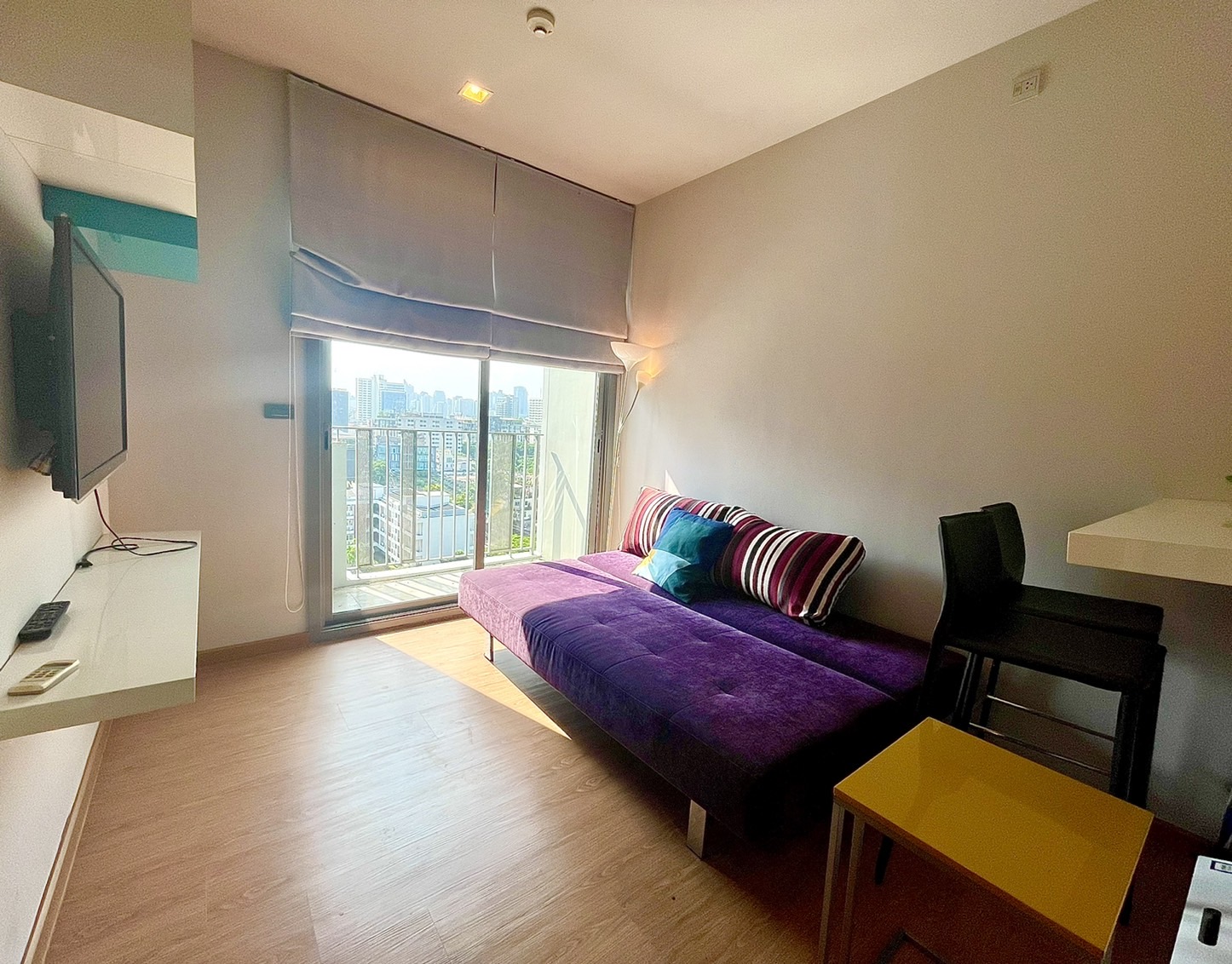 LOWEST PRICE in Project!! Fully Furnished Beautiful Unit for Sale at Ceil by Sansiri!! Located in between Ekkamai and Tonglor!!