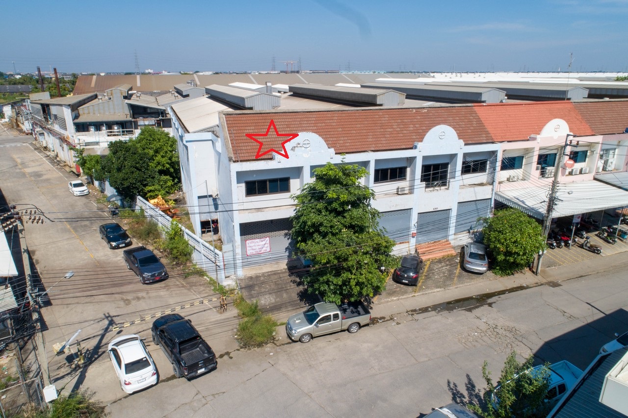 318 Sq.W Factory for SALE in Industrial Estate near Bang Bo Road - Khlong Dan with Permit for Factory Operation! (Ror Ngor. 4)