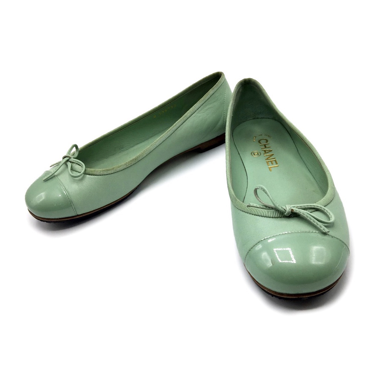 Used Chanel Flat Shoes 36.5 in Green Leather