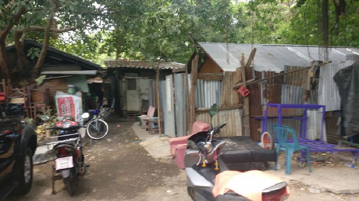 Read about our student Adil Khan's internship experience working with slum children in Bangkok. 