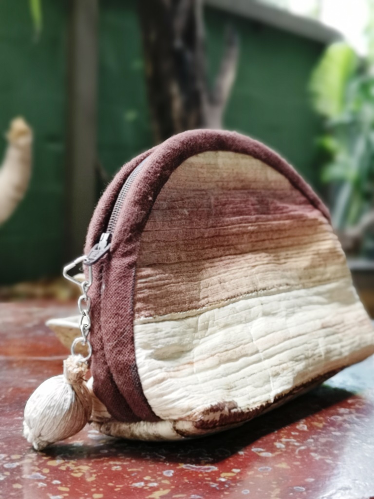 Products from banana leaves - hand bag