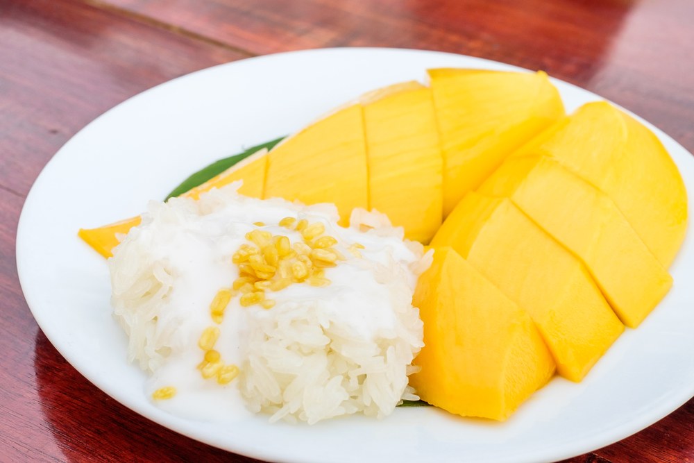 mango and sticky rice(copy)