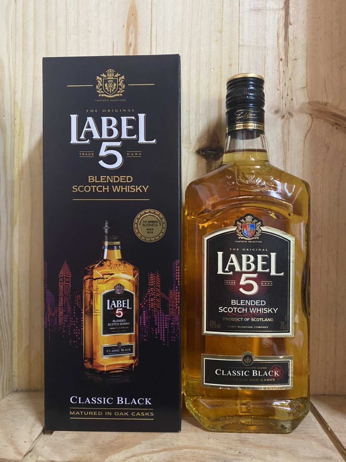 Лейбл 5 цена. Виски Лабел 5. Label 5 Scotch Whisky. Label 5 Blended Scotch. Label trade 5 Mark Blended Scotch Whisky.