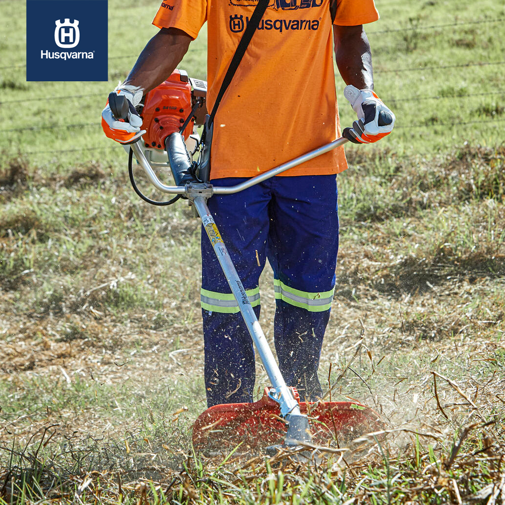 เครื่องตัดหญ้าแบบน้ำมันกับเครื่องตัดหญ้าแบตเตอรี่ต่างกันอย่างไร เครื่องตัดหญ้าแบบน้ำมันกับเครื่องตัดหญ้าแบตเตอรี่ต่างกันอย่างไร