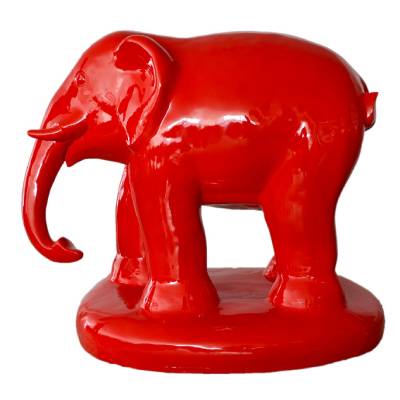 90. éléphant rouge