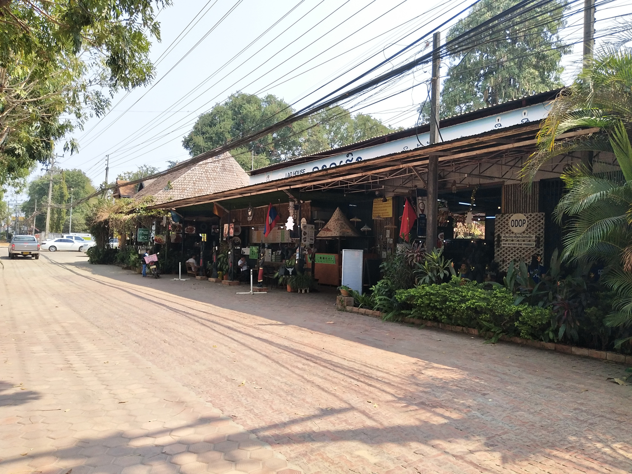 ตรวจฮวงจุ้ยกิจการร้านอาหารและค้าของฝาก ที่ ประเทศลาว
