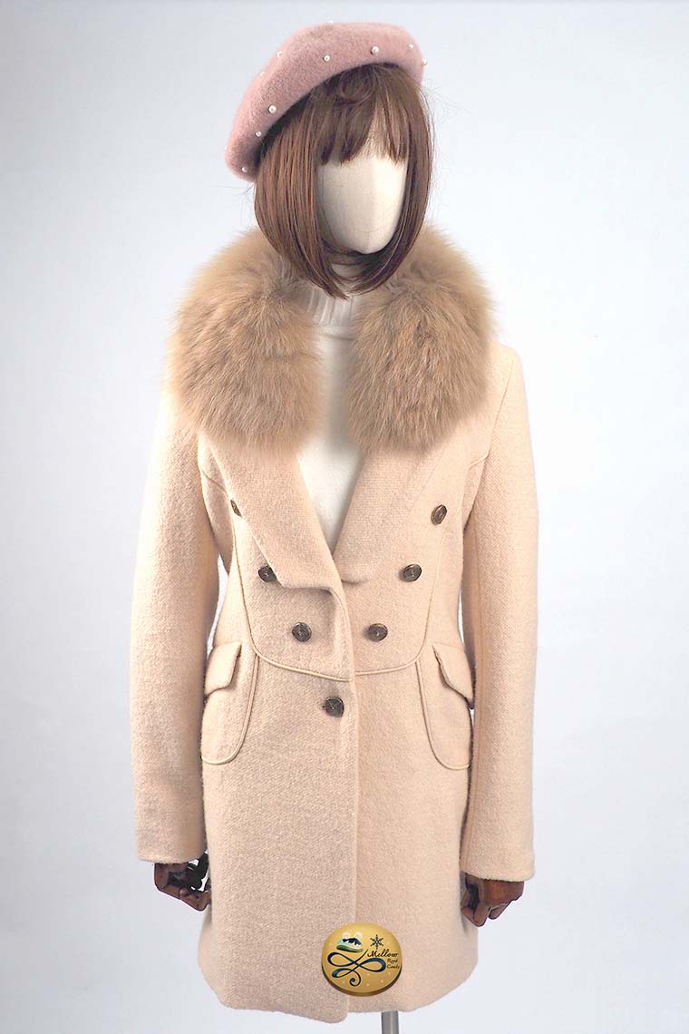 เช่าเสื้อโค้ทผู้หญิง รุ่น  Chantilly Lace Faux Fur Coat  0908GCL487FACRM1