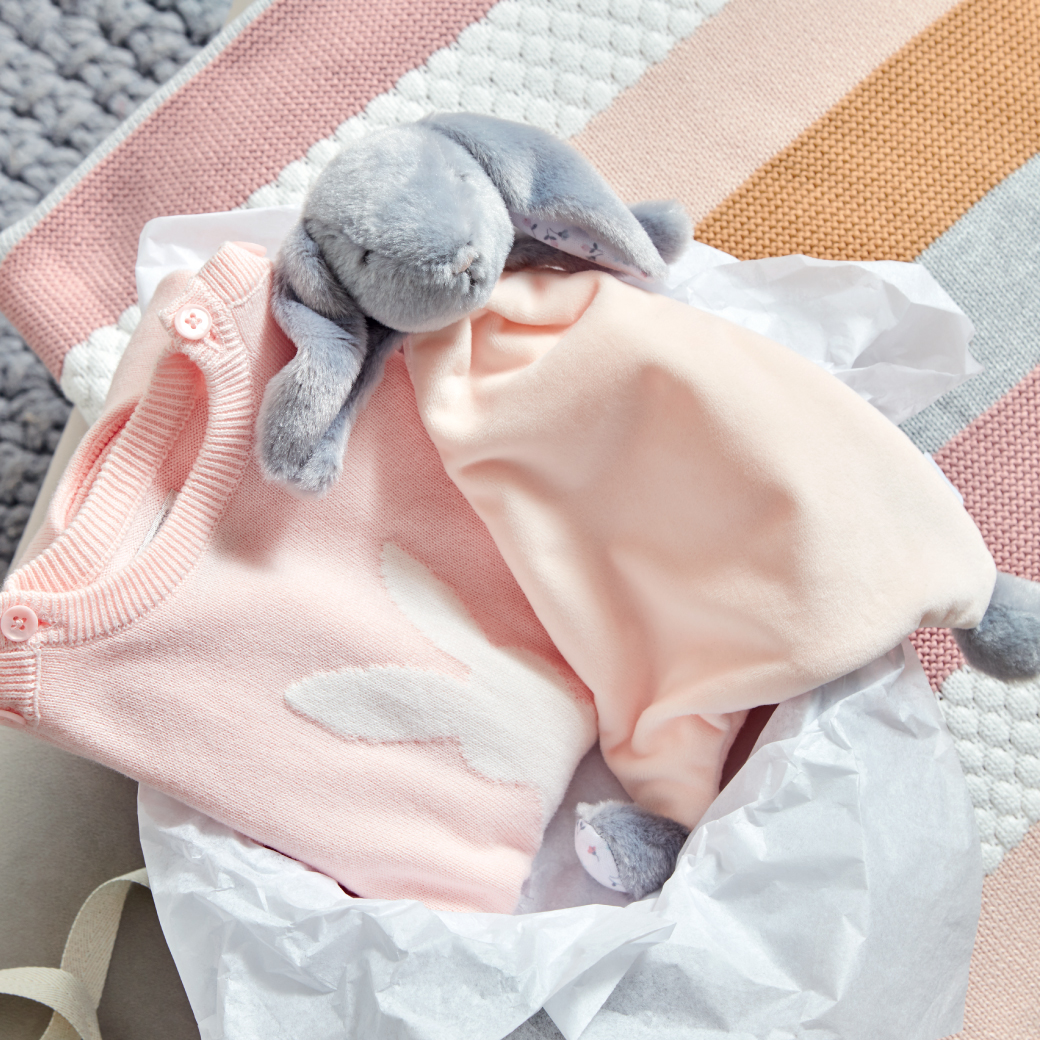 ผ้ากัดกระต่าย สีเทา/ชมพู Welcome to the World Comforter - Bunny