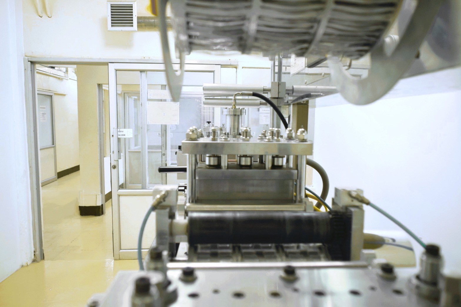 ภาพเครื่องจักรจากบริษัท ซีโนฟาร์ม (ไทย)