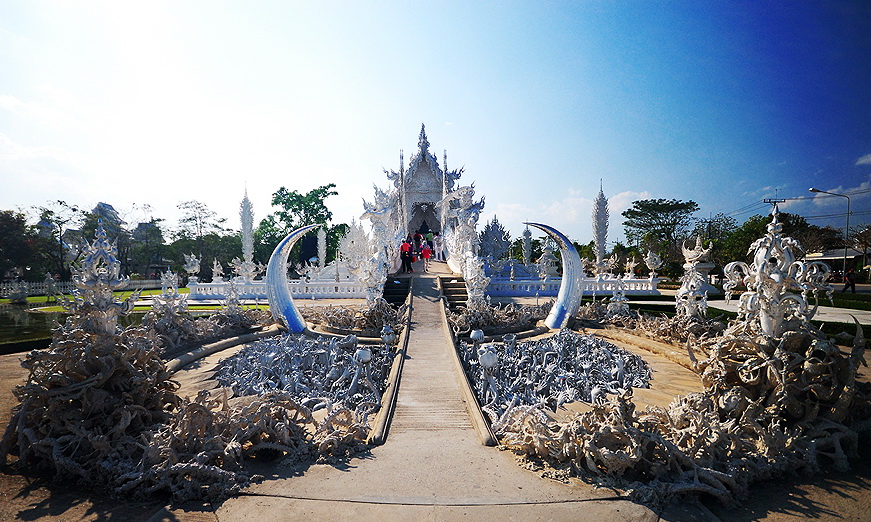 Transfer service to Hot Spring + White Temple