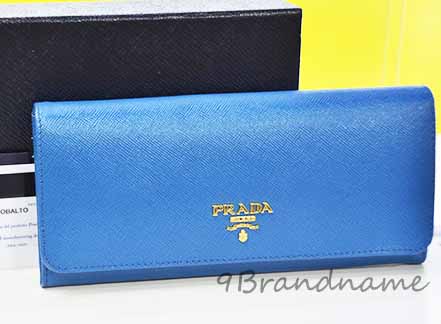 NEW-Prada Saffiano Long Wallet สี Cobalt BLue ทรงกระดุมด้านหน้า - 9brandname