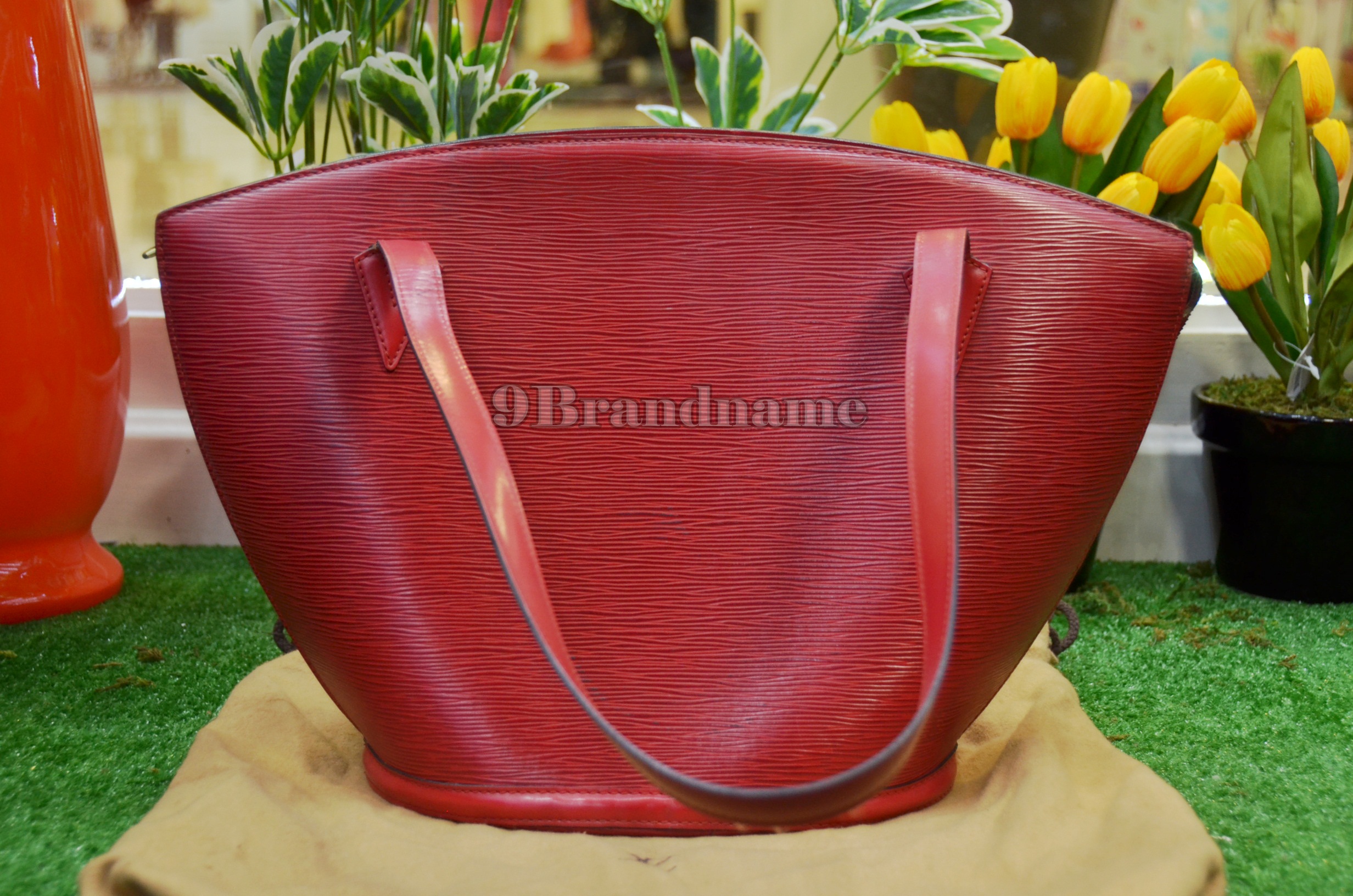 Louis Vuitton Saint Jacques Shoulder Bag Epi Red GM - Used Authentic Bag กระเป๋าสะพาย ทรงพัด สีแดงลายไม้ มือสองสภาพดีค่ะ