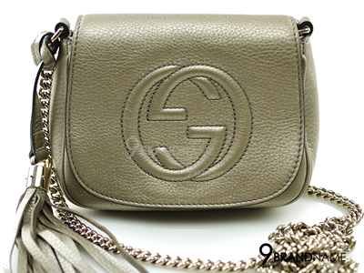 Gucci Gold Metallic CalfSkin Small Soho Shoulder Bag 323190 525040 - Used Authentic Bag  กระเป๋ากุชชี้สะพายข้าง ใบเล็กสีทองไซส์7 สายโซ่ทอง มีที่ห้อยพู้ๆ ของแท้มือสองสภาพดีค่ะ