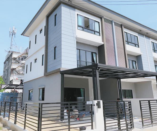 Townhouse for sale, Bang Duan Subdistrict, Phasi Charoen District.
